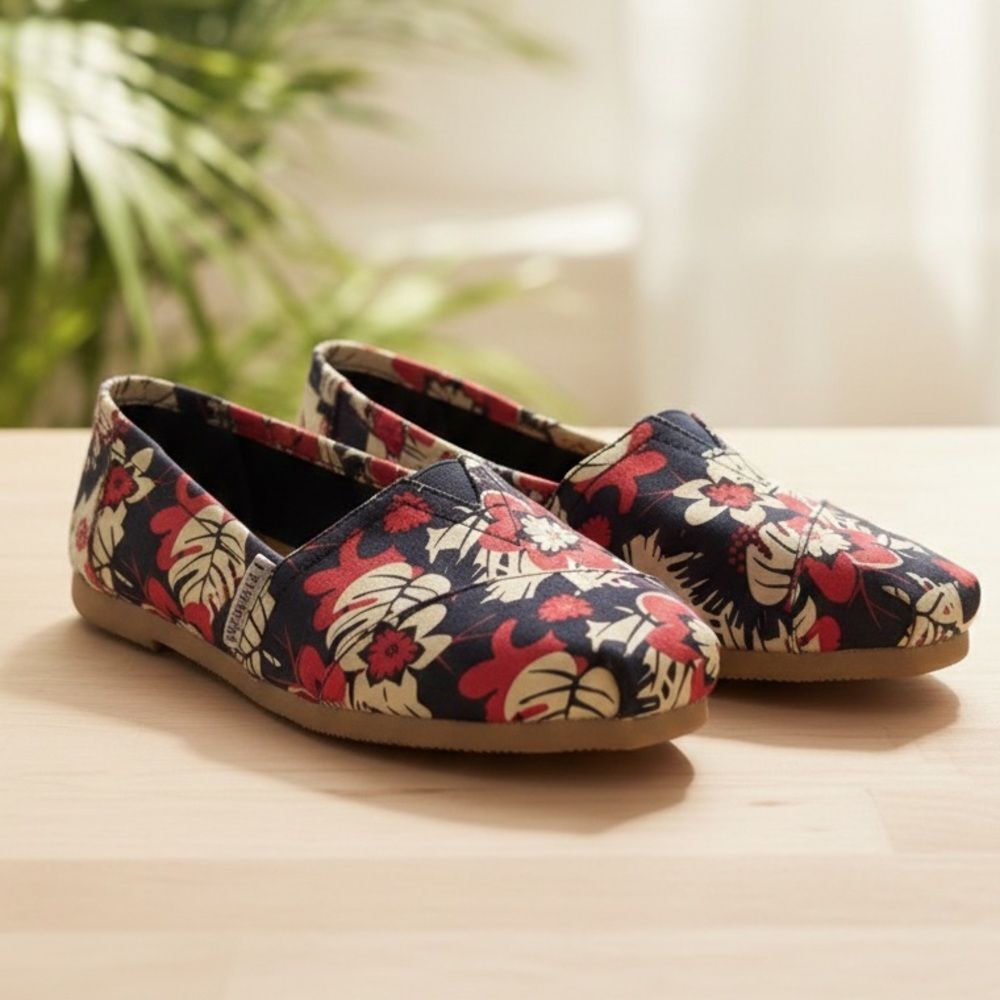 TOMS Classic Canvas Slip-Ons Tropical Floral Print Women’s 6.5 Comfy Resortwear